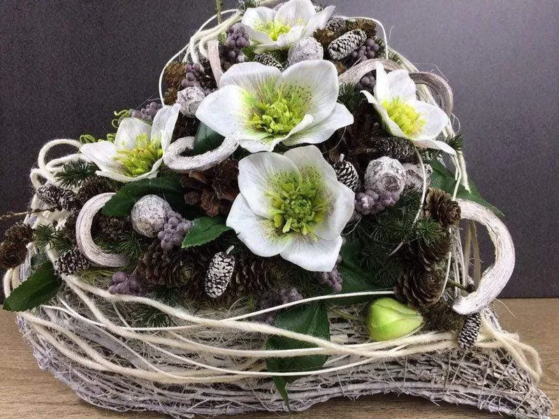 Grabschmuck Grabherz Christrose – würdevoll & langlebig