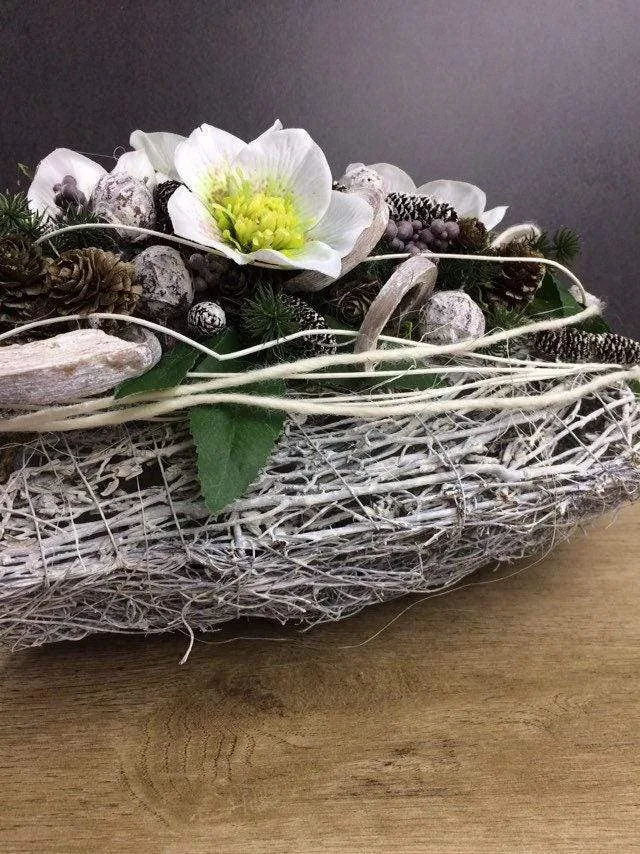 Grabschmuck Grabherz Christrose – würdevoll & langlebig