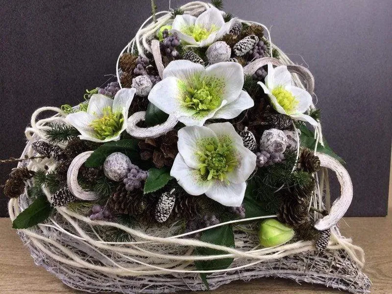Grabschmuck Grabherz Christrose – würdevoll & langlebig