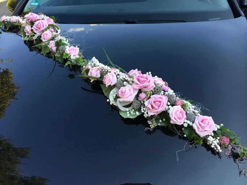 Brautauto Schmuck Hochzeit – Autogesteck aus Seidenblumen