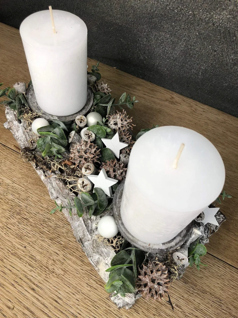 Längliches Adventsgesteck mit Eukalyptus – Tablett Zapfen Advent
