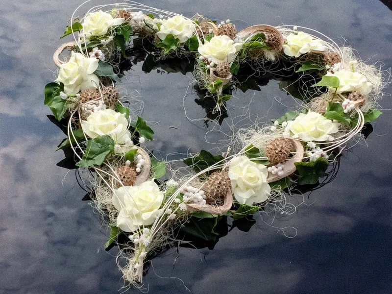 Autoschmuck Herz Hochzeit Seidenblumen – langlebige Brautauto Deko