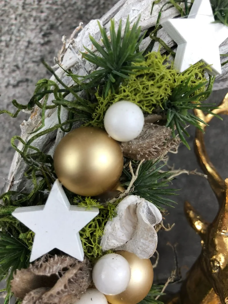 Weihnachtskranz rund mit Hirsch – Haustürdeko handgefertigt