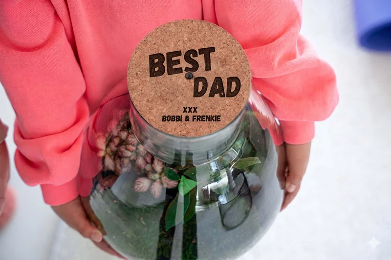 Engraved LED cork lid - 'BEST DAD' - Add custom text - Cork size S (ENGLISH)
