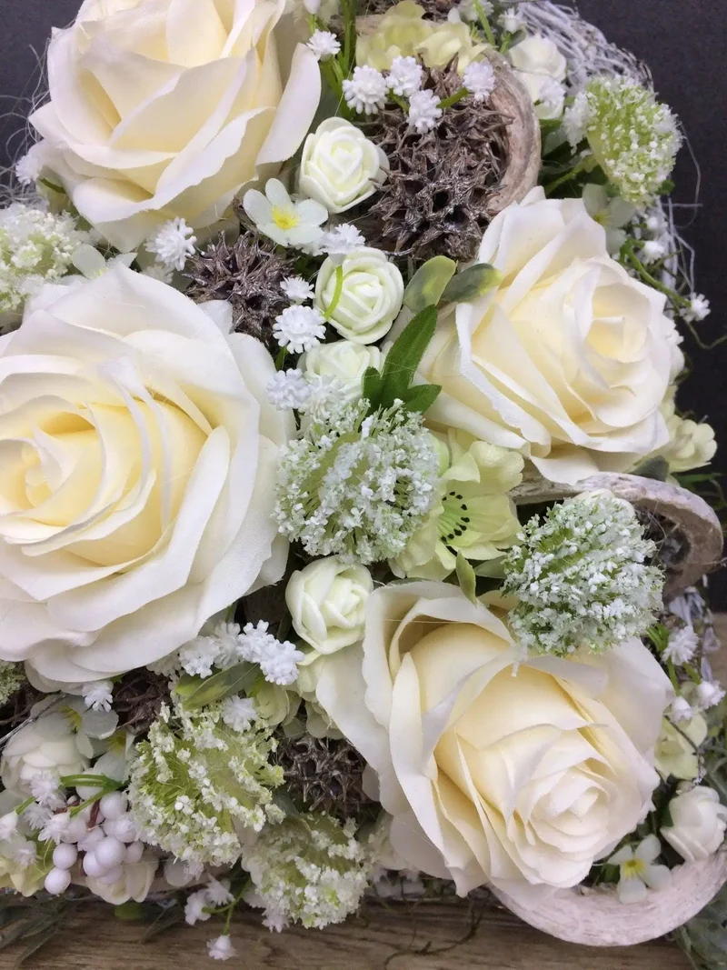 Seidenblumen Grabschmuck Herz Rose mit Wiesenblumen – handgefertigt