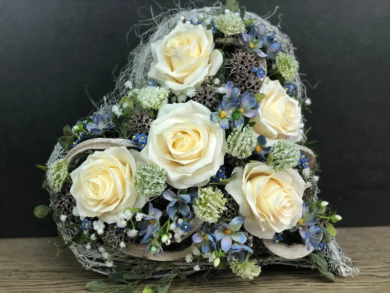 Grabherz Rose mit Wiesenblumen handgefertigt – Seidenblumen Grabdekora