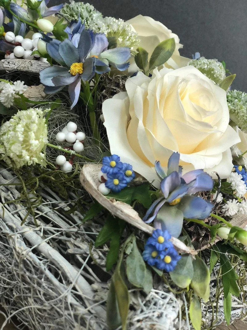 Grabherz Rose mit Wiesenblumen handgefertigt – Seidenblumen Grabdekora