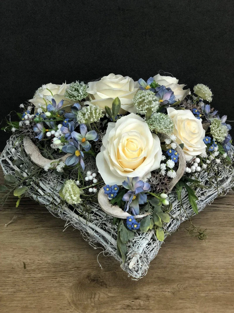 Grabherz Rose mit Wiesenblumen handgefertigt – Seidenblumen Grabdekora