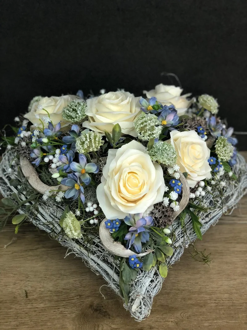 Grabherz Rose mit Wiesenblumen handgefertigt – Seidenblumen Grabdekora