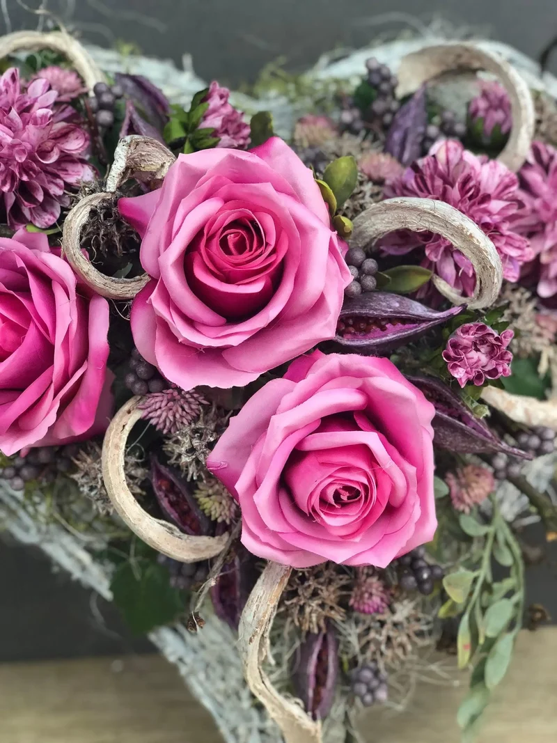 Grabherz Rose mit Wiesenblumen handgefertigt – Seidenblumen Grabdekora