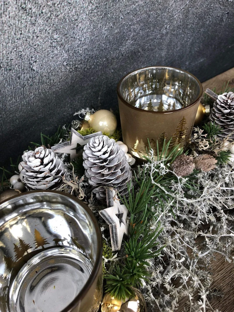Adventskranz mit Hirsch Motiv – rund mehrjährig handgefertigt mit Tann