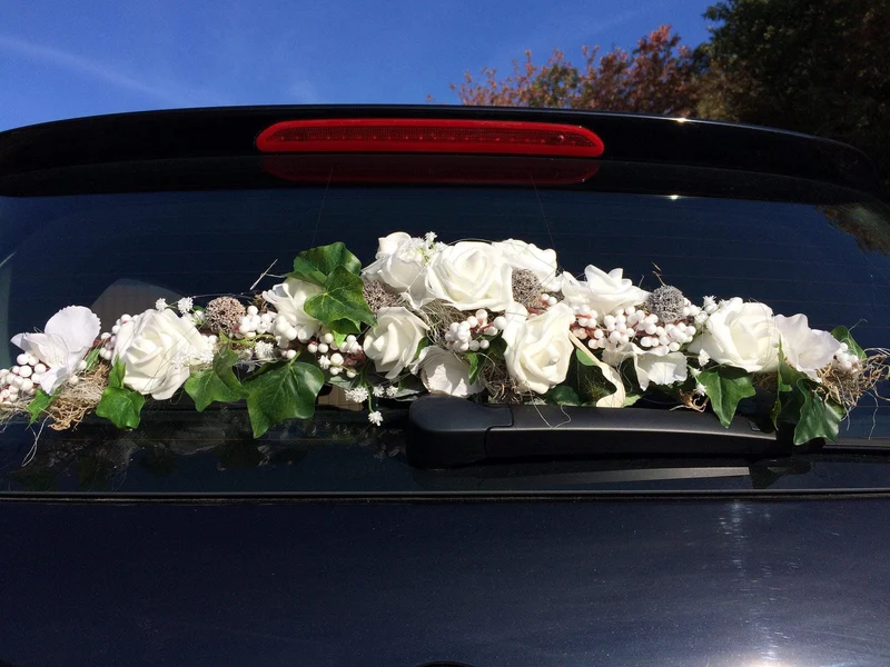 Autogesteck Hochzeit handgefertigt – Seidenblumen Brautauto Deko