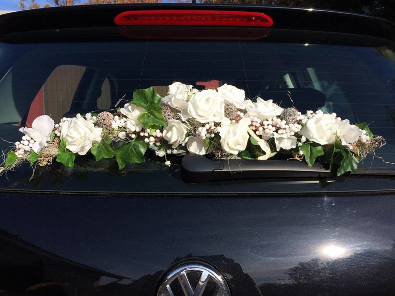 Autogesteck Hochzeit handgefertigt – Seidenblumen Brautauto Deko