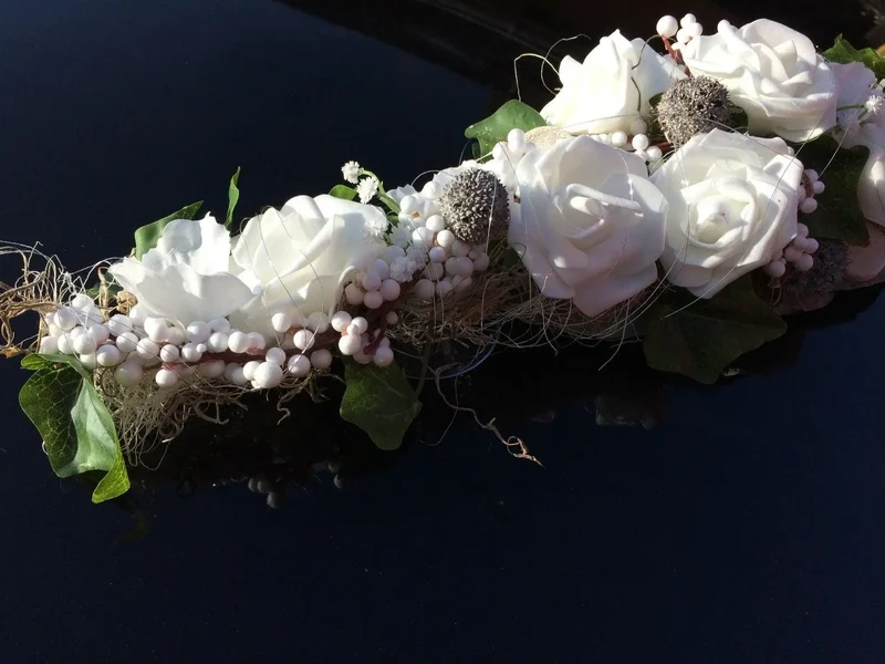 Autogesteck Hochzeit handgefertigt – Seidenblumen Brautauto Deko