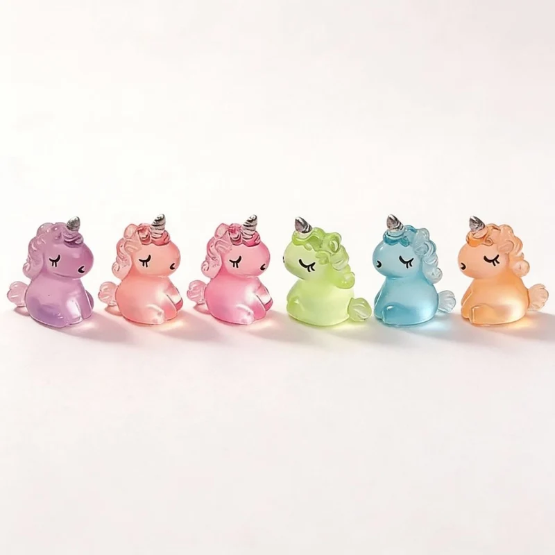 Unicorns - Set of 6 - Miniature Figurines - Glow in the dark - Multicolor ↑ 2,5 cm