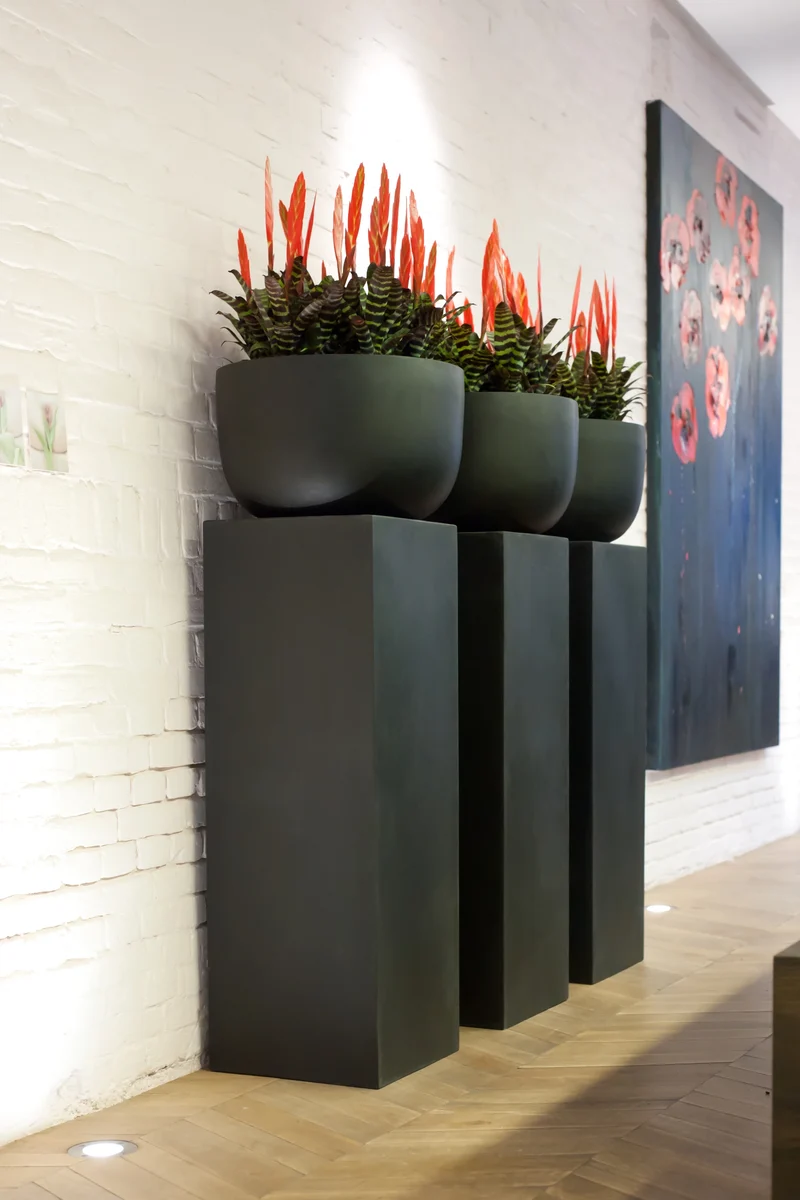 Pflanzkübel Sunny Schwarz aus robustem Fiberstone