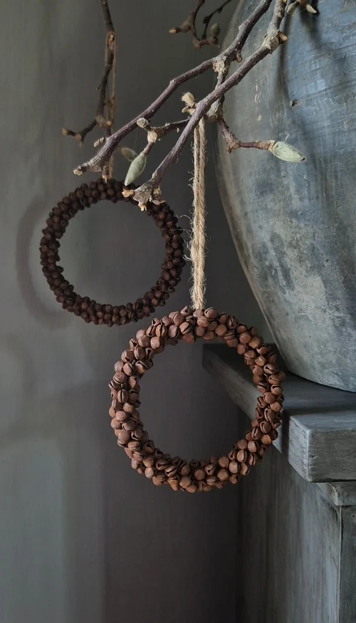 Roestige belletjes krans - 14 cm