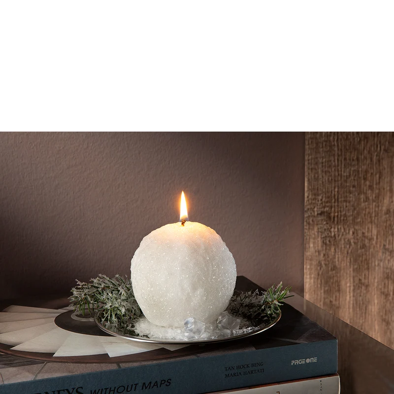 CANDLE Schneeball Kerze weiß