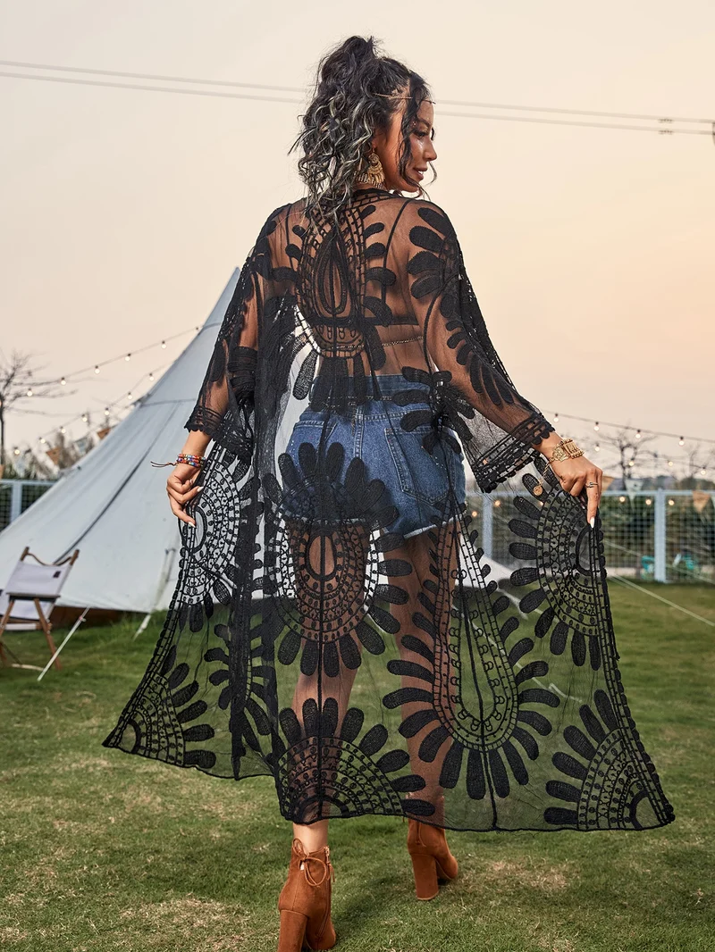 Bestickter langer Kimono mit Schleife | La Parisienne