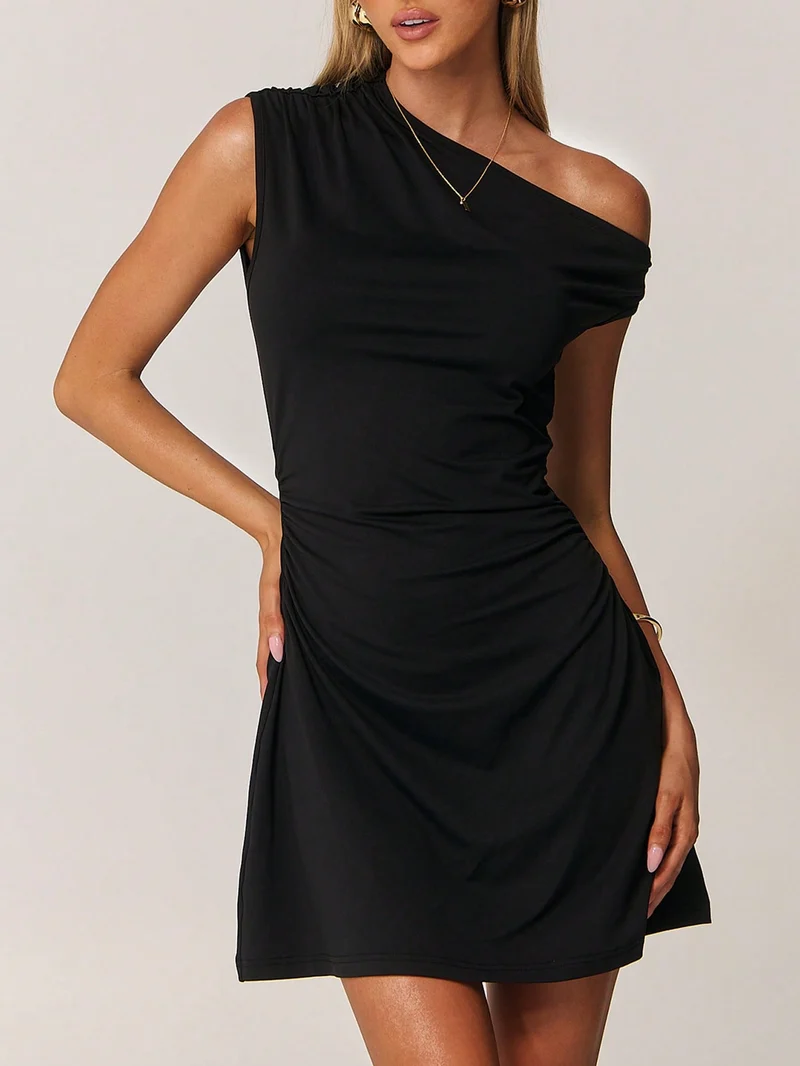 Elegantes Kurzes Asymmetrisches Plissee-Kleid | La Parisienne