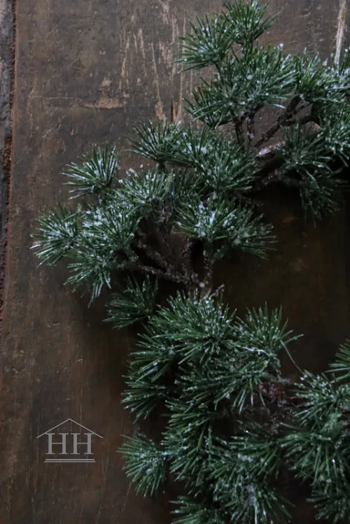 Kunst Larix krans M met sneeuw - ⌀28cm