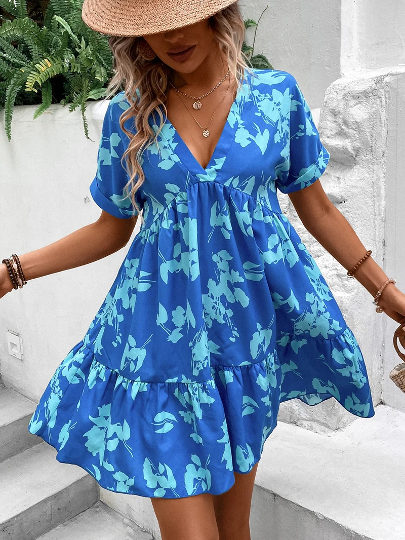 Kurzes Tropical-Kleid mit Rüschen | La Parisienne