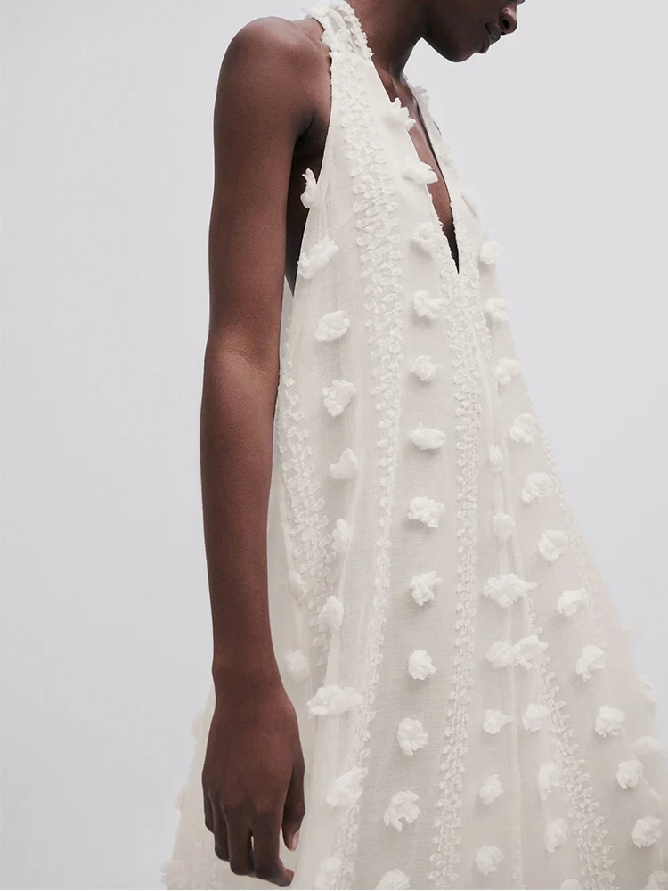 Elegantes langes Kleid mit Stickerei | La Parisienne