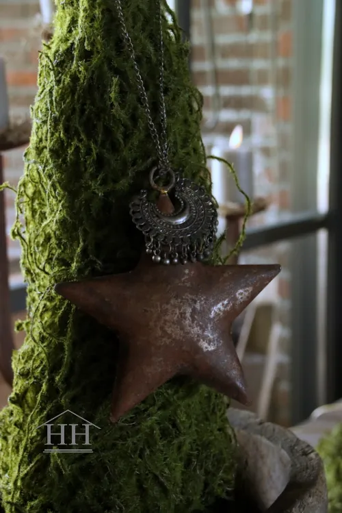 Roestige metalen ster met sieraad - set van 2