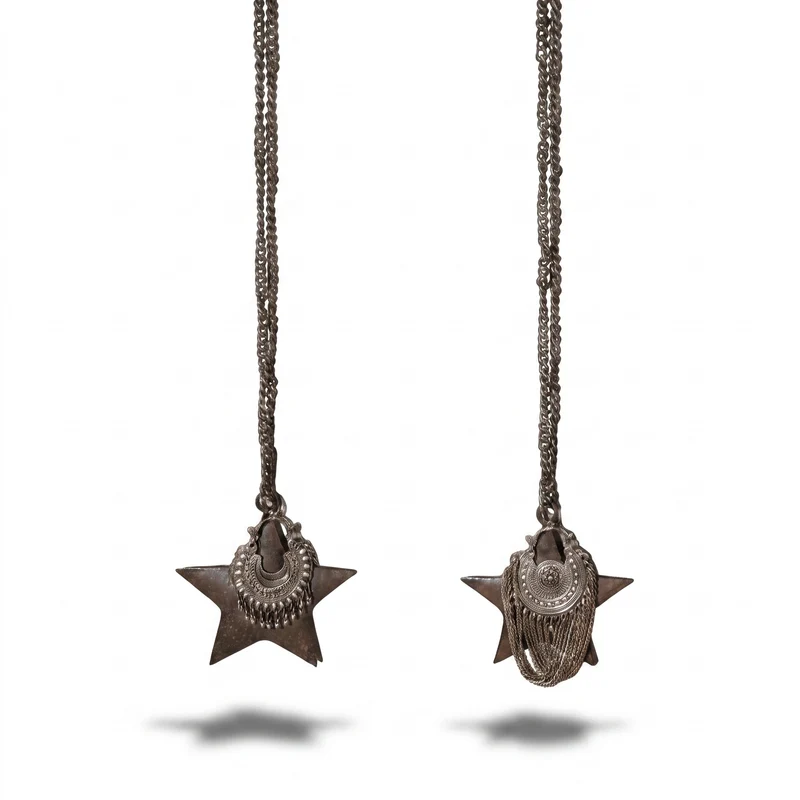 Roestige metalen ster met sieraad - set van 2