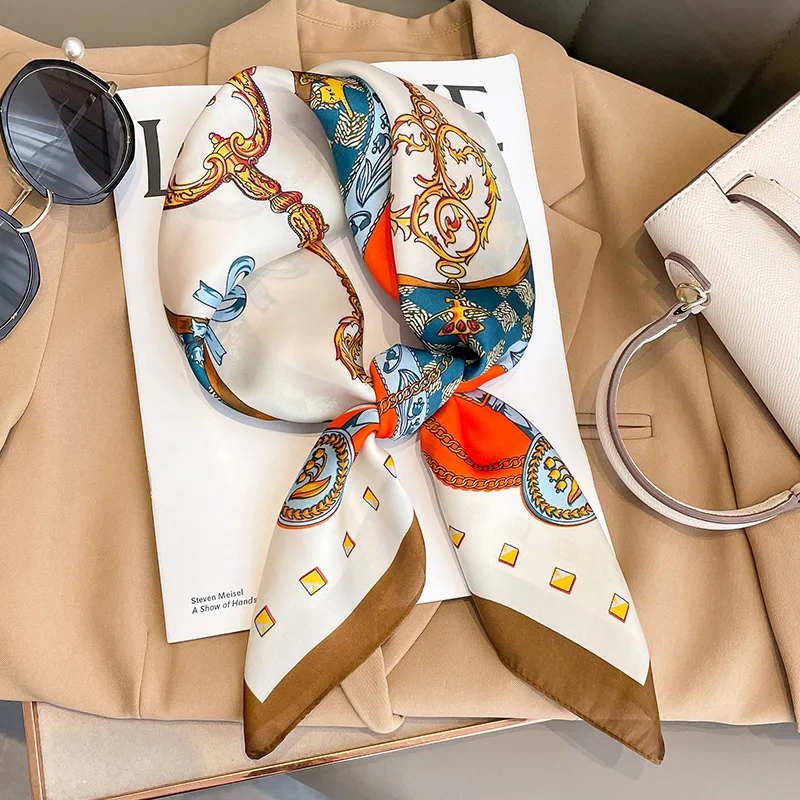 Quadratisches Halstuch Chic | La Parisienne