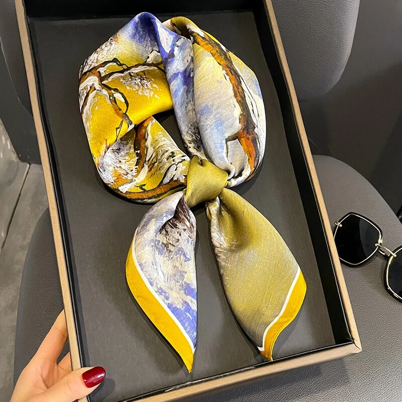 Carré aus 100% Seide Chic Frau || La Parisienne