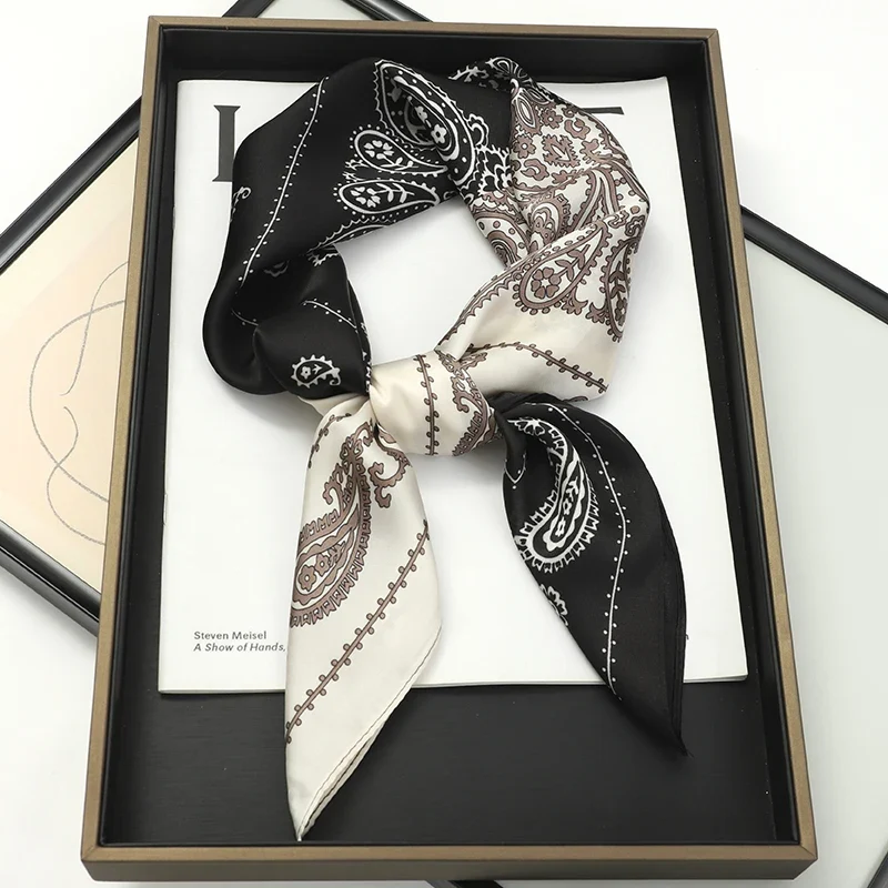 Quadratisches Halstuch Chic | La Parisienne