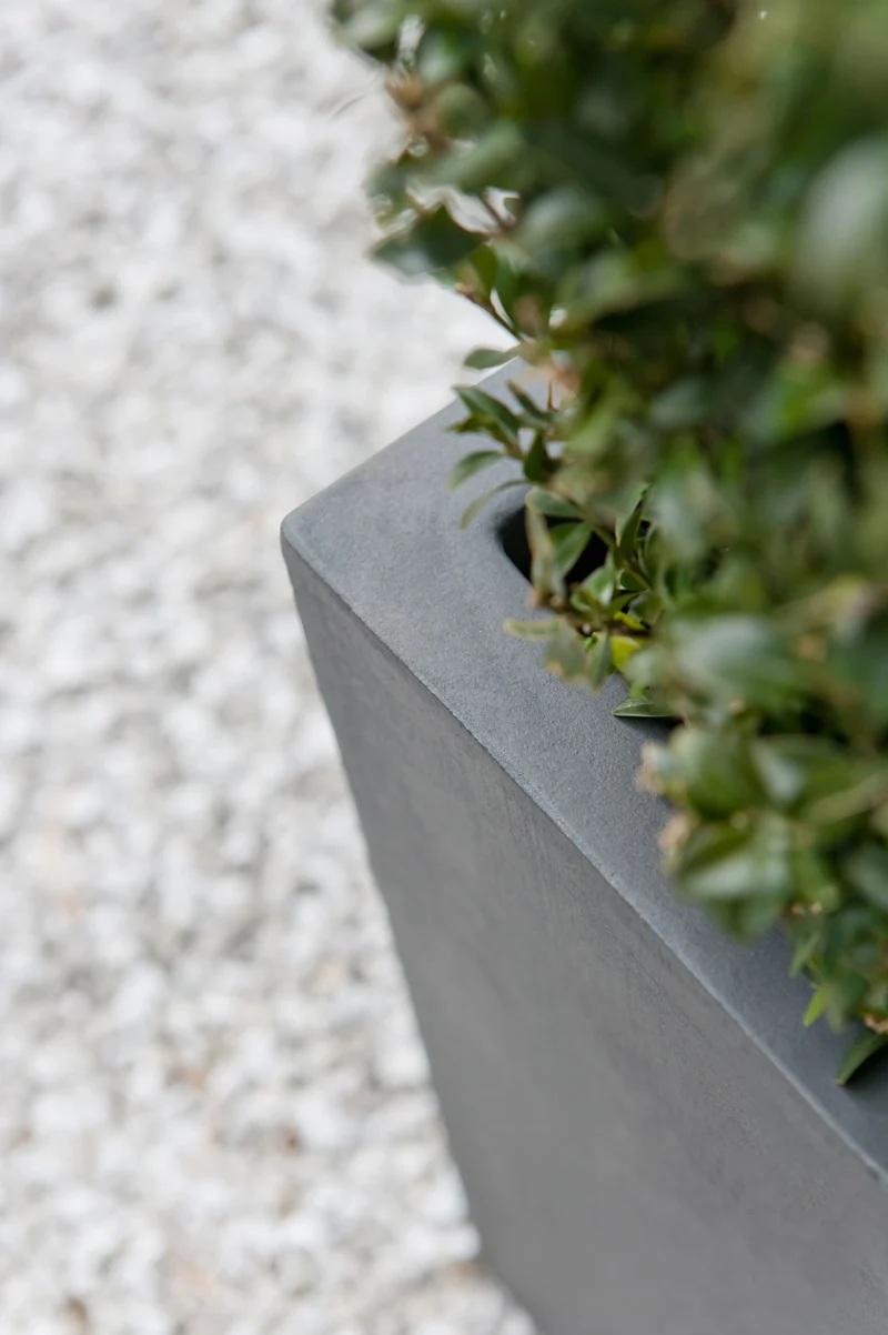 Eckiger Pflanzkübel Block Grau aus Fiberstone