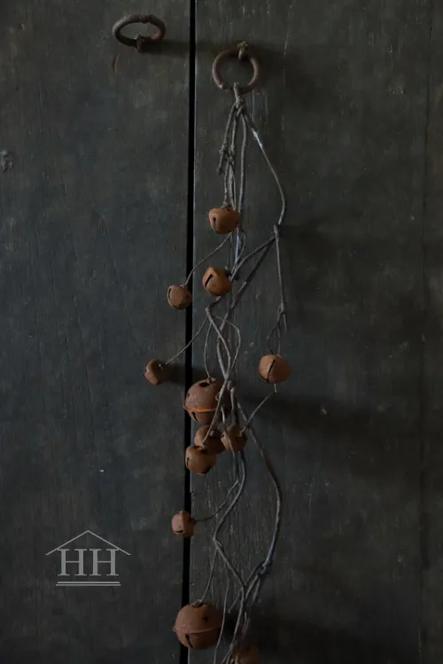 Kunsttak met belletjes XL roest
