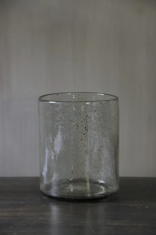 Transparant windlicht met metalen schilfers - H23 x B19 cm