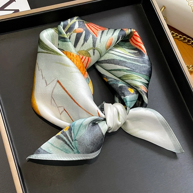 Carré 100% Seide Floral Dekoration Frau | La Parisienne