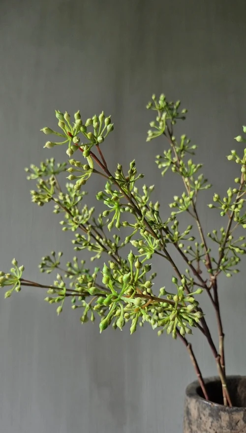 Kunsttakken met groene bessen 55 cm - 3 stelen