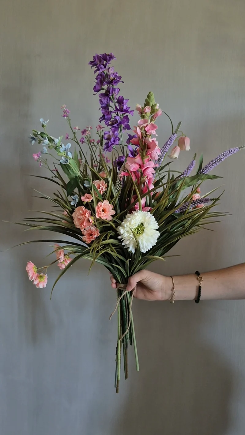 Plukboeket met delphinium - gebonden