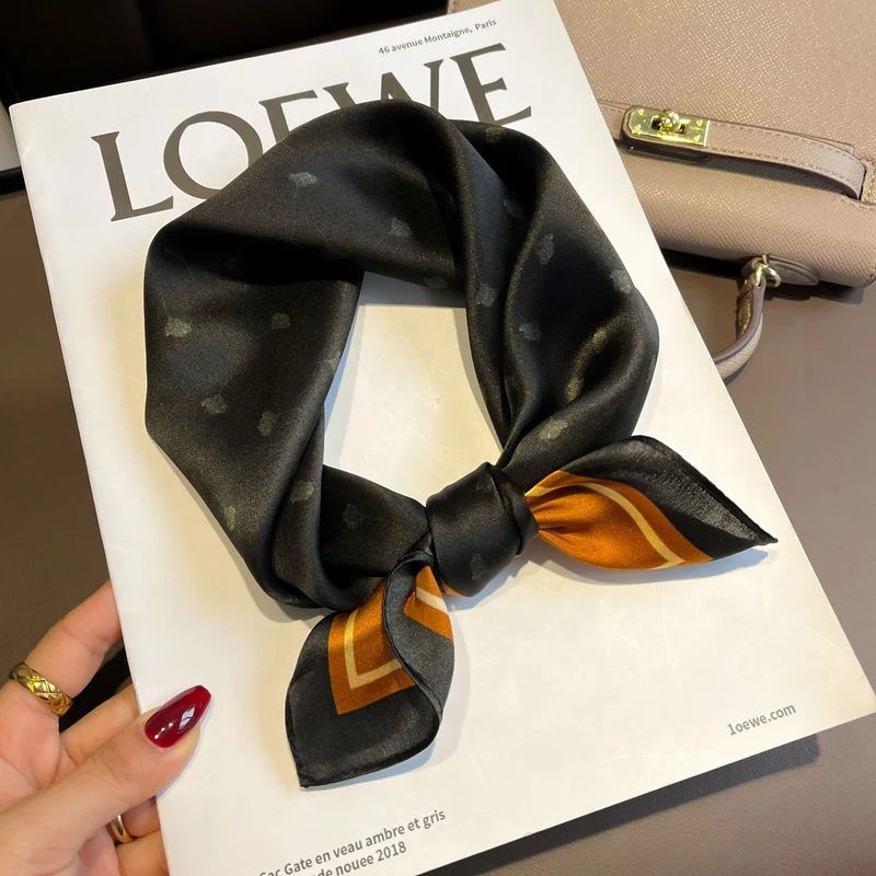 Carré aus 100% Seide Chic und Raffiniert | La Parisienne