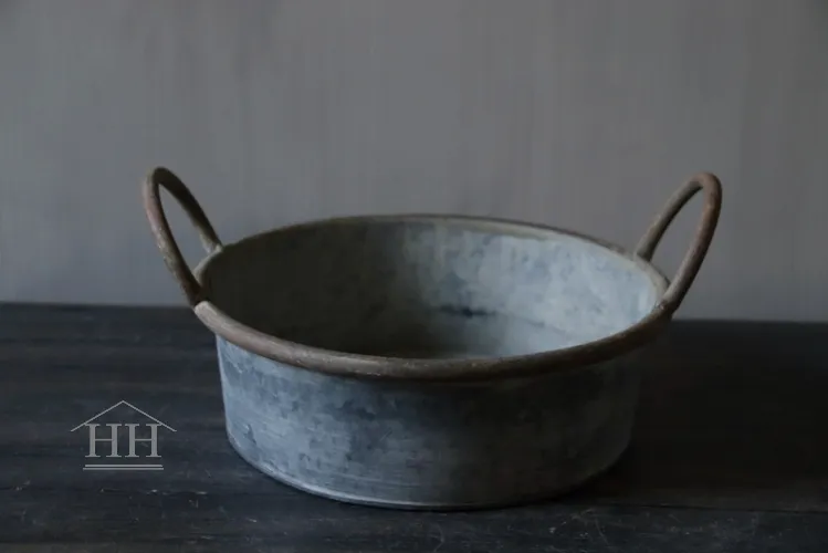 Zinken schaal met handvat - rond - Ø24,5 cm