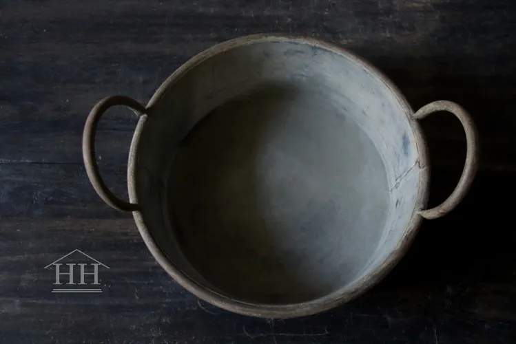 Zinken schaal met handvat - rond - Ø24,5 cm