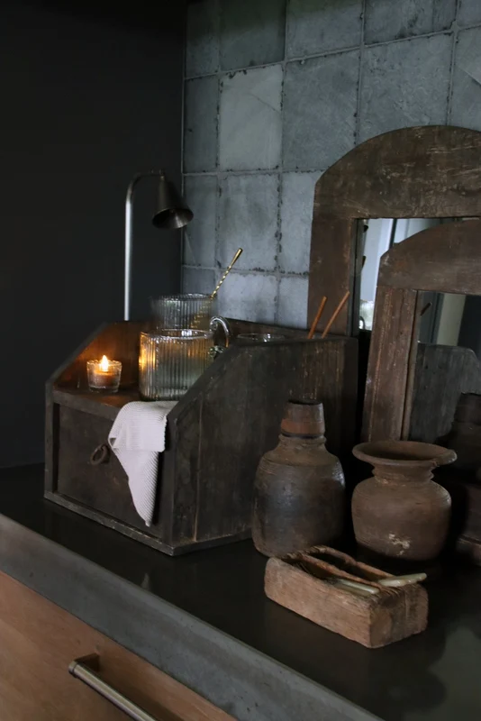Old Farm box met lade Aura Peeperkorn