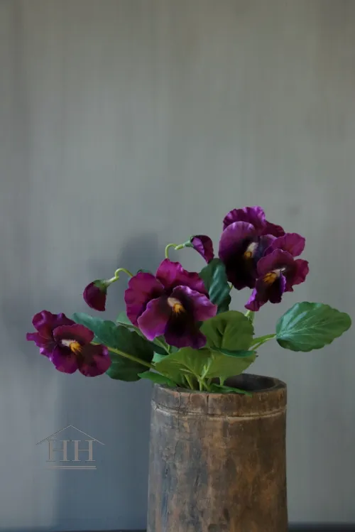 Kunstviool magenta met geel-wit hartje