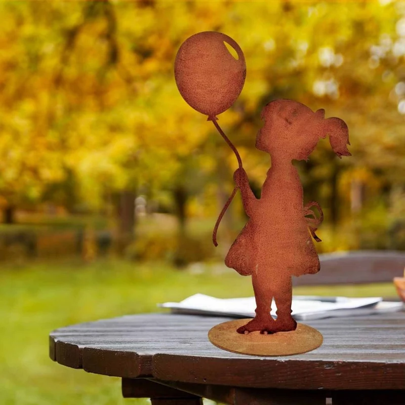 Mädchenfigur mit Luftballon in Edelrost-Optik – originelle Geschenkidee