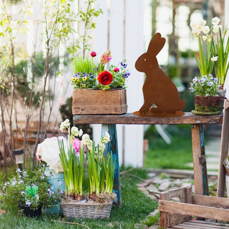Gartendeko Figur Hase Hoppel auf Bodenplatte | Osterdeko Vintage