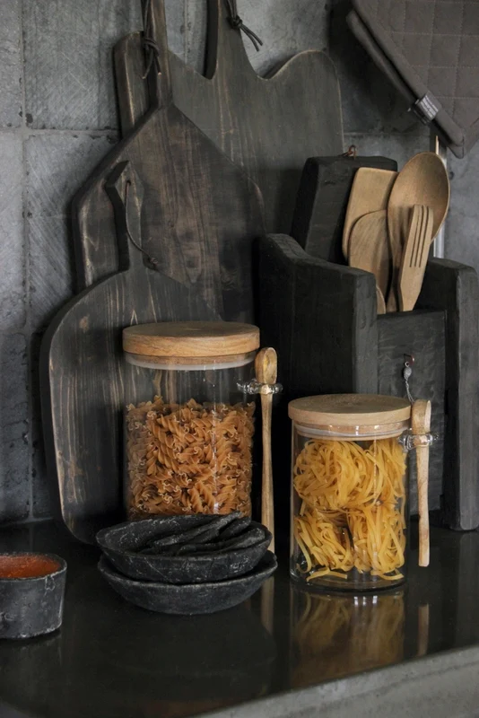 Voorraadpot met houten deksel en lepel klein