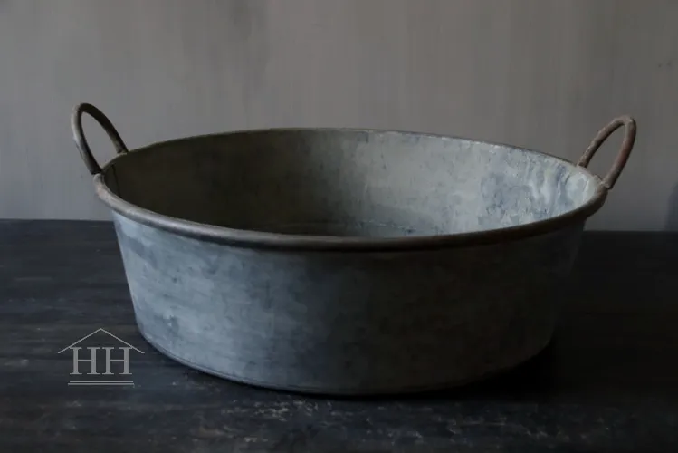 Zinken schaal met handvat - rond - Ø43,5 cm