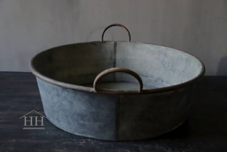 Zinken schaal met handvat - rond - Ø43,5 cm