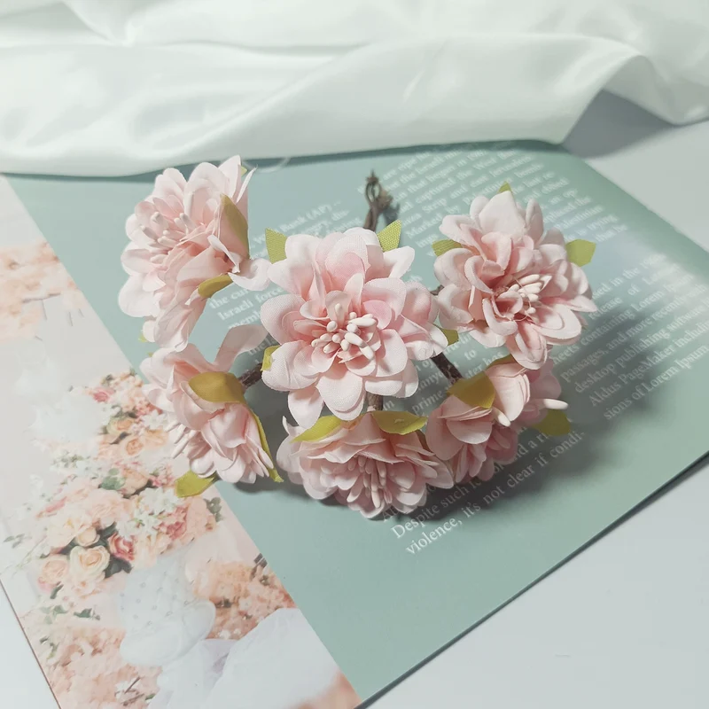 Kleine Dahlien Kunstblumen, 11 cm Mini-Bouquet, täuschend echte Seidenblumen für DIY, Gestecke, Anstecker, Hochzeit & Dekoration