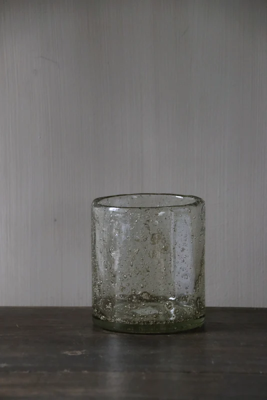 Transparant windlicht met metalen schilfers - H11 x B10 cm